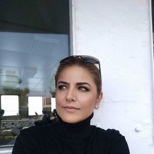 Meet your Posher, Dilek